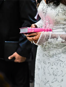bride holding bible on wedding, muslim wedding photographer in kasturi nagar