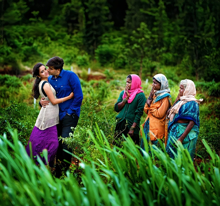 prewedding couple poses, funny pre wedding poses, Wedding Photographer in Frazer town bangalore